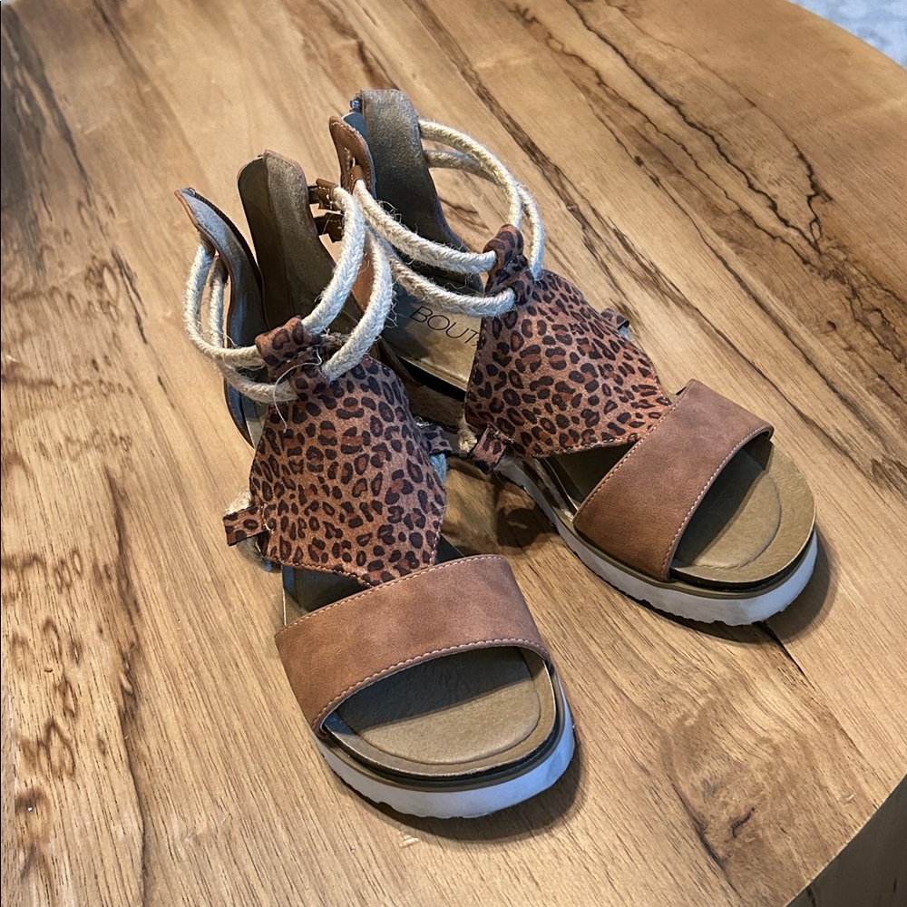 Corkys Womens Espadrille Wedge Sandal Heel Zipper Ankle Strap Leopard Print Sz 7